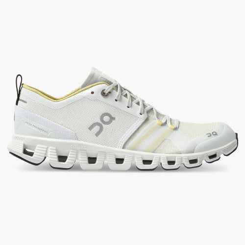 Women's On Cloud X Shift, Vapor/Acacia, 7 B Medium