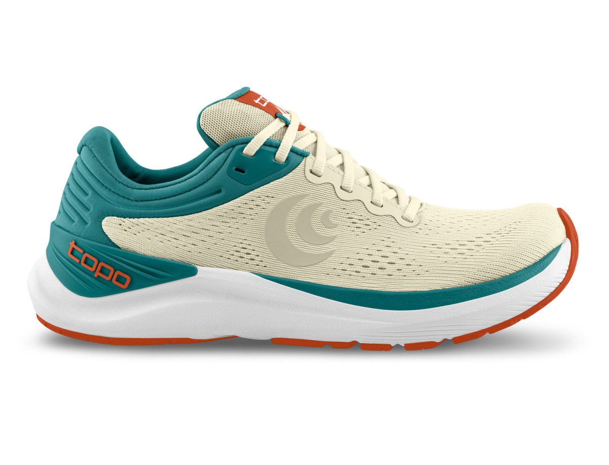 Men's Topo Athletic Ultrafly 4, Sand/Ocean, 8.5 D Medium